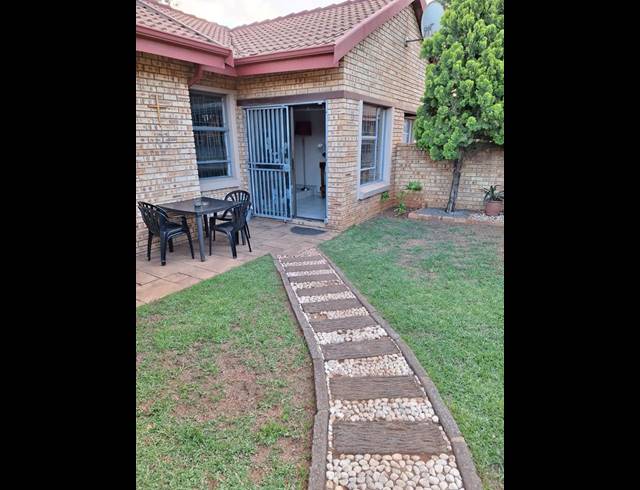 2 BEDROOM TOWNHOUSE FOR SALE IN KOOKRUS